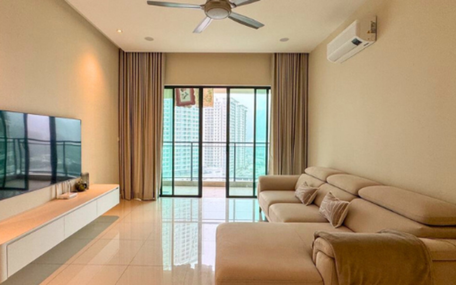 Made-to-measure day and night curtains in Penang