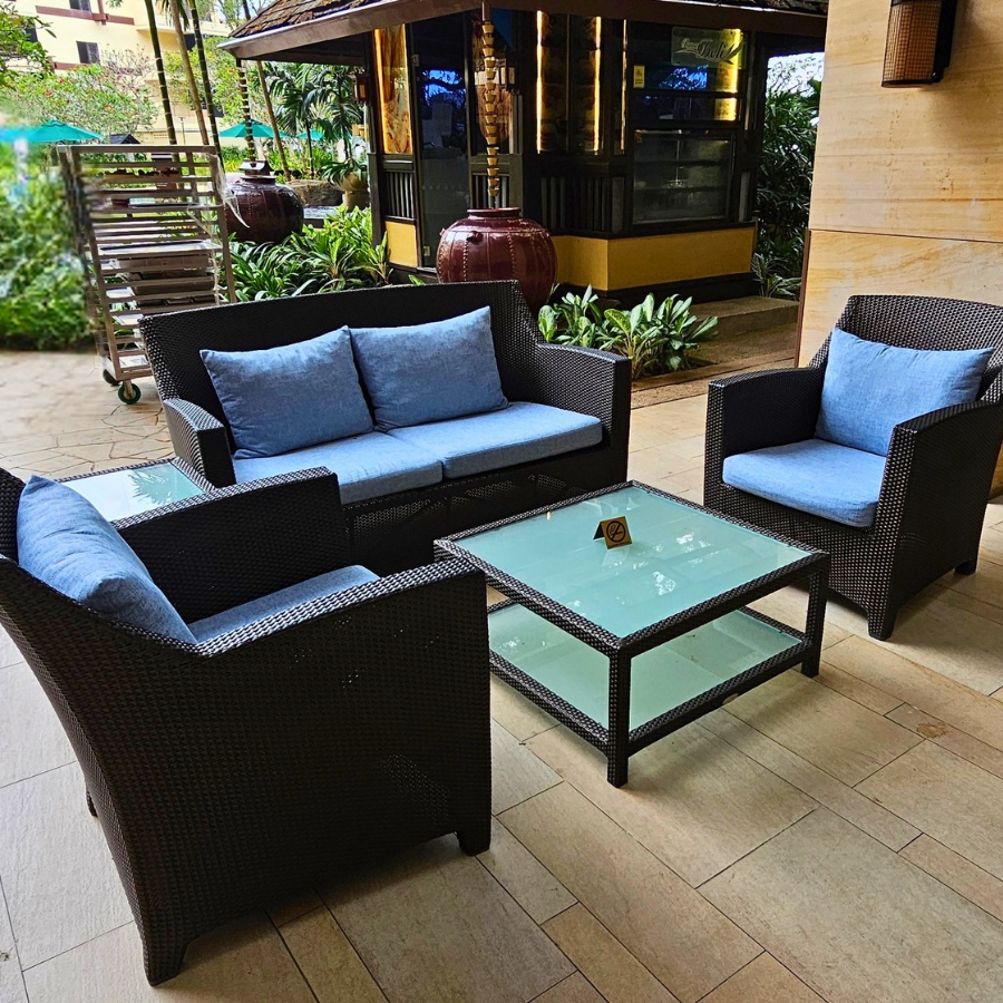 Outdoor sofa and chair upholstery by Green House Curtains