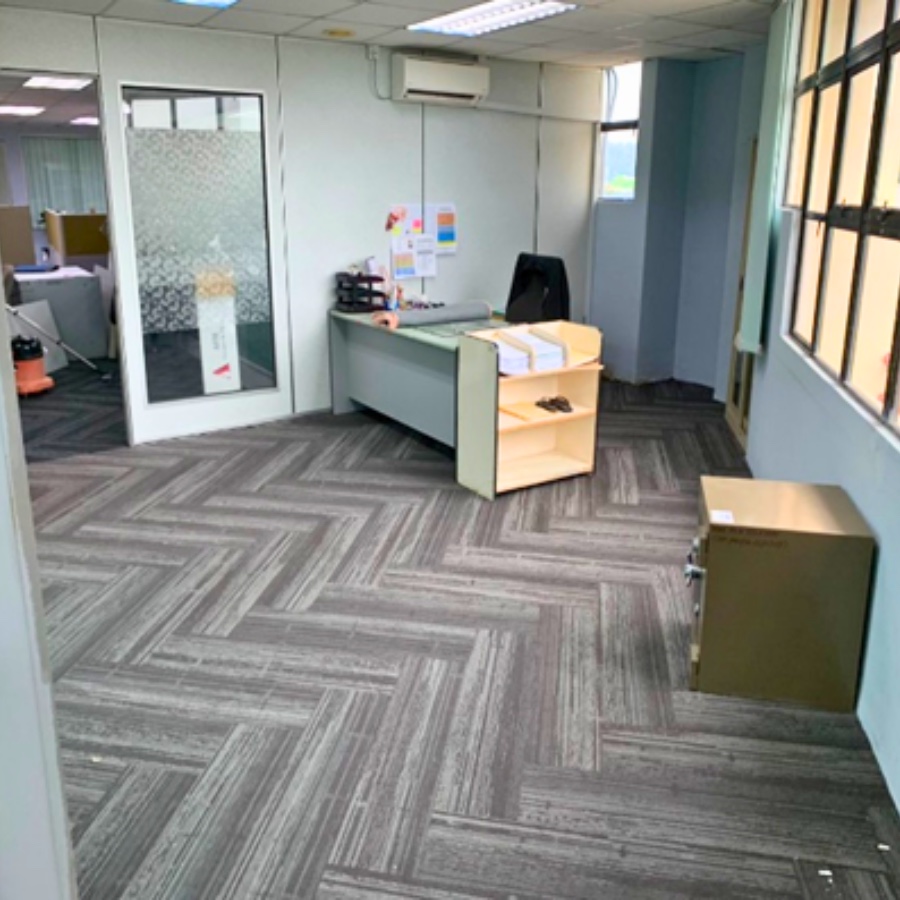 Carpet and wallpaper project by Green House Curtains 6