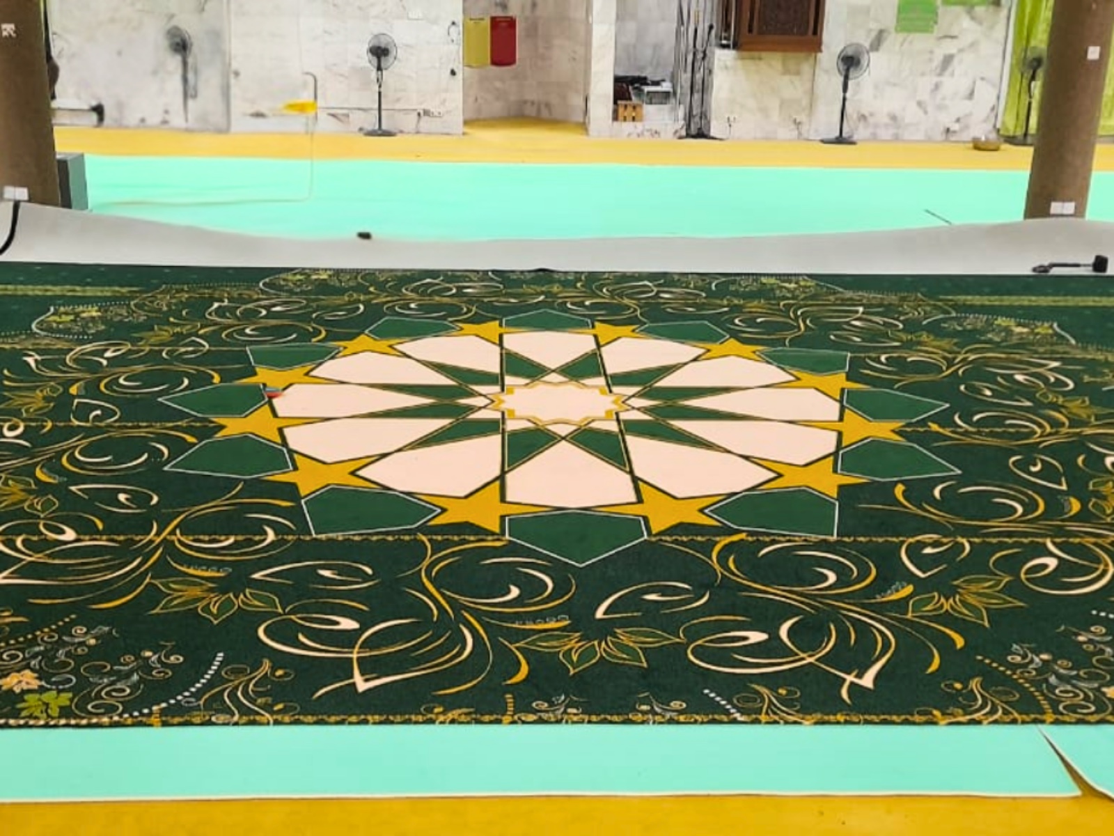 Carpet and wallpaper project by Green House Curtains 14