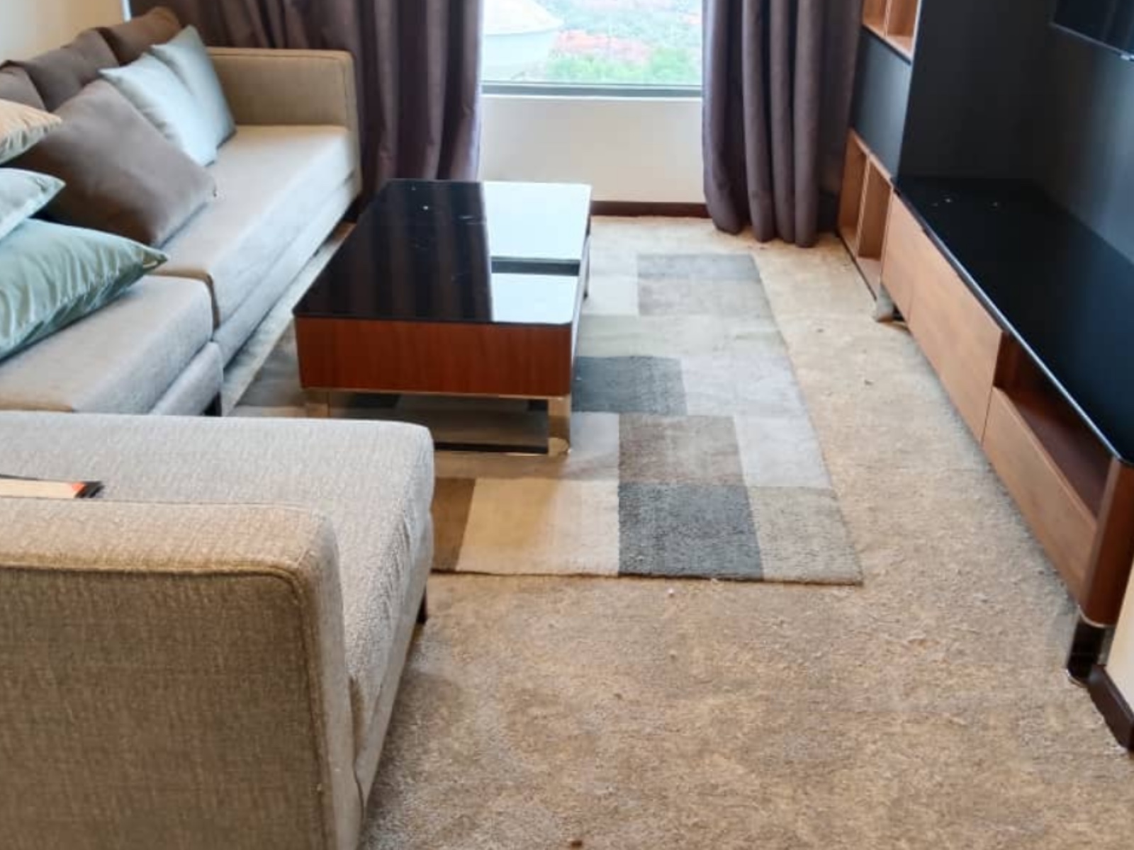 Carpet and wallpaper project by Green House Curtains 24
