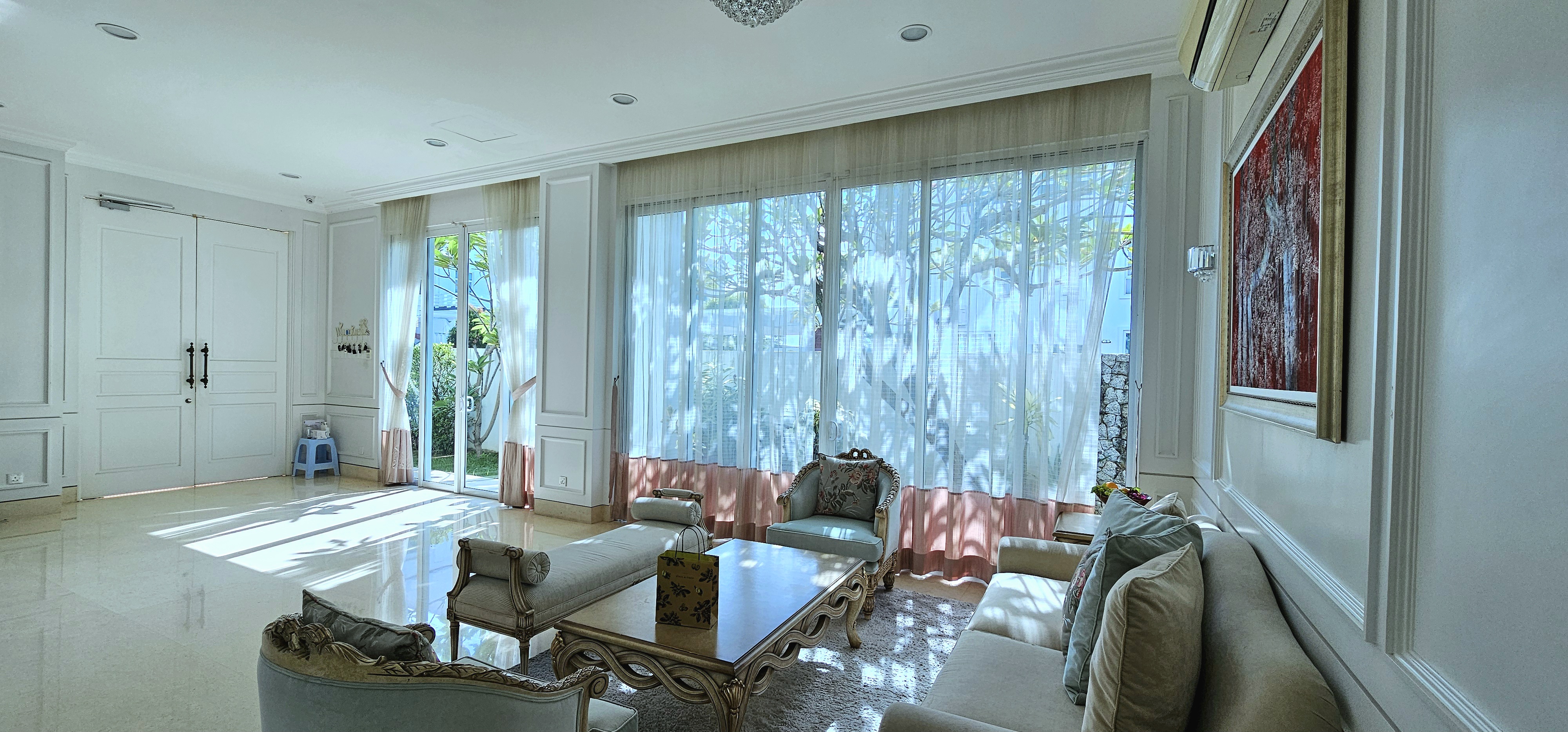 Curtain 1