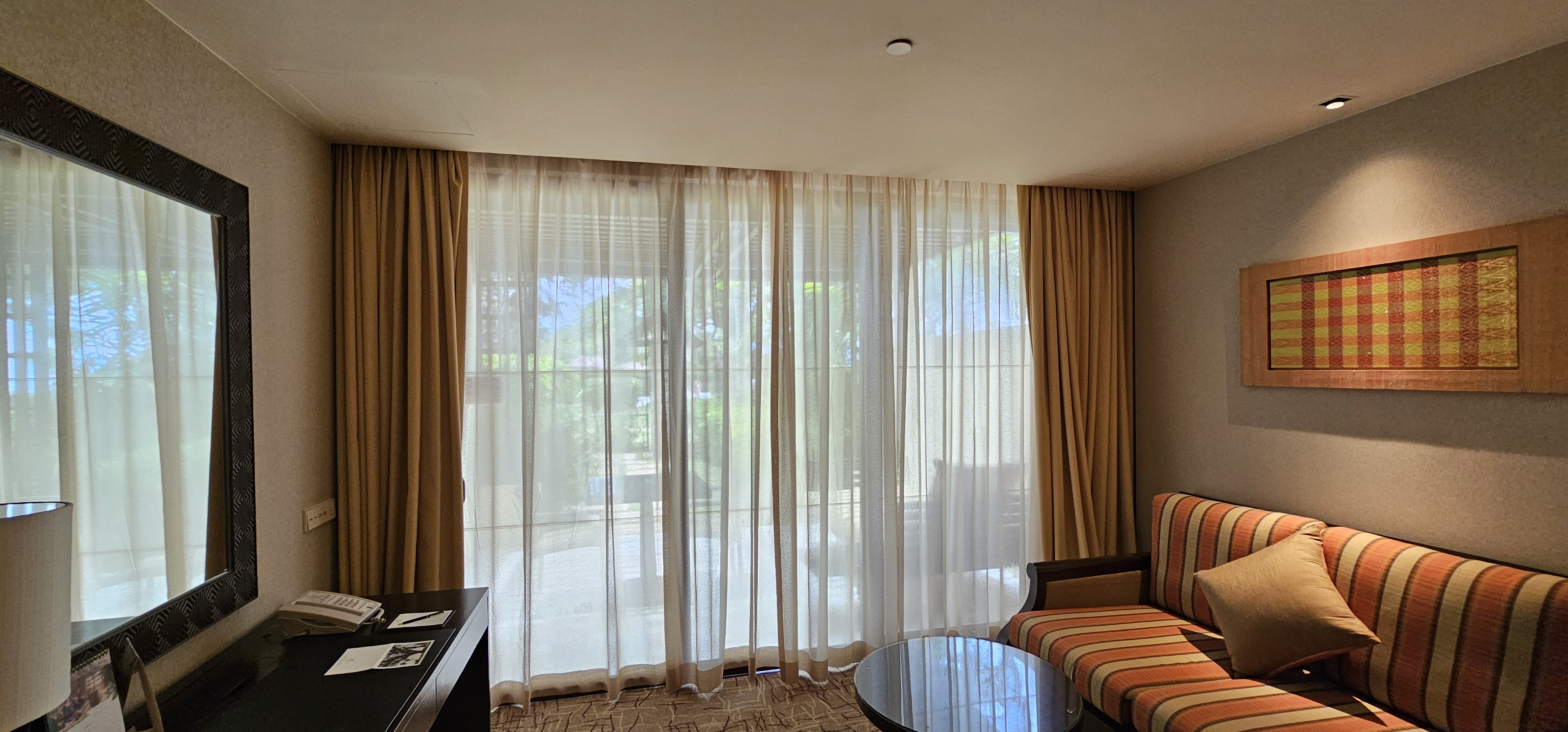 Curtain 4