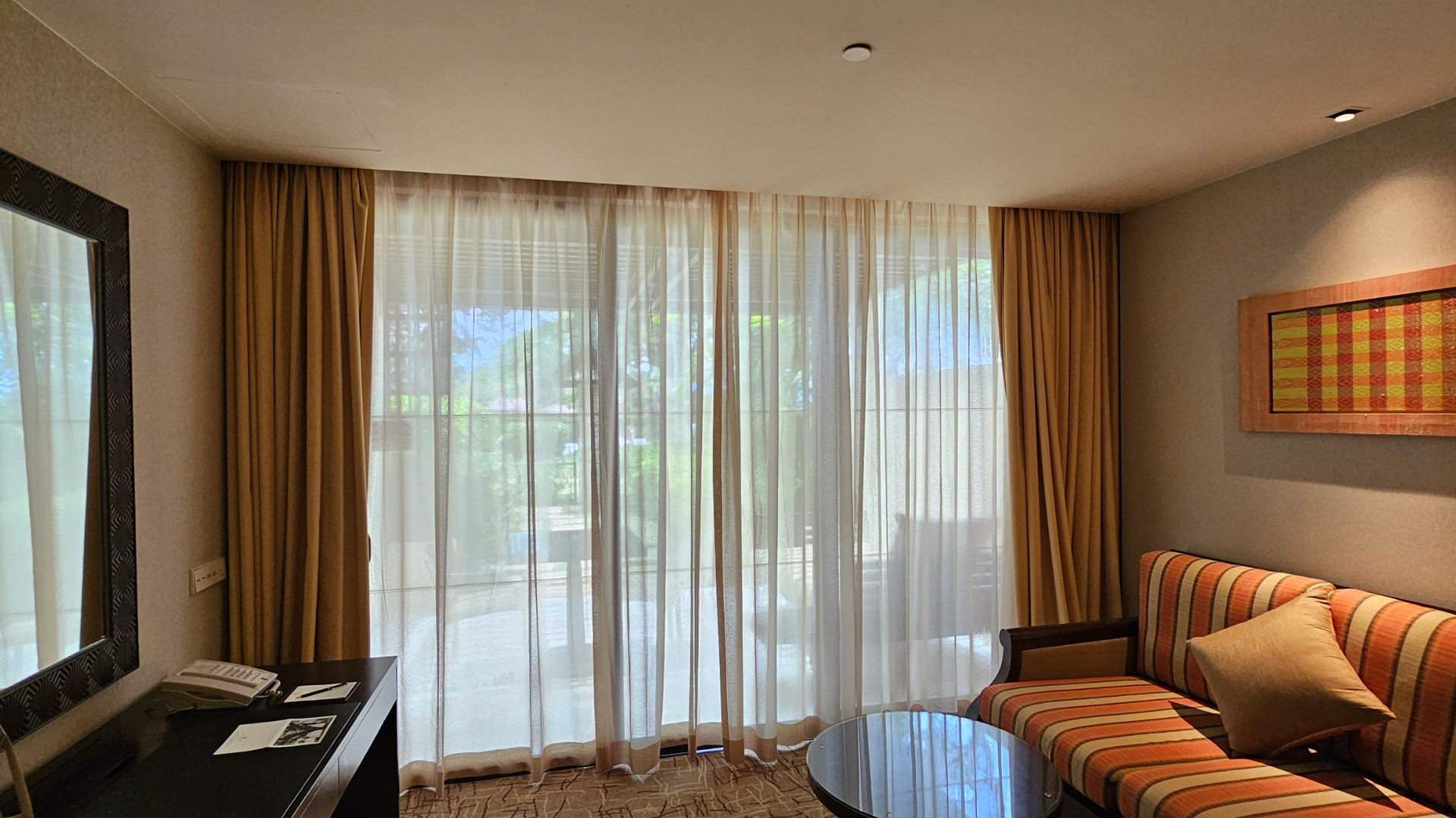 Curtain 4