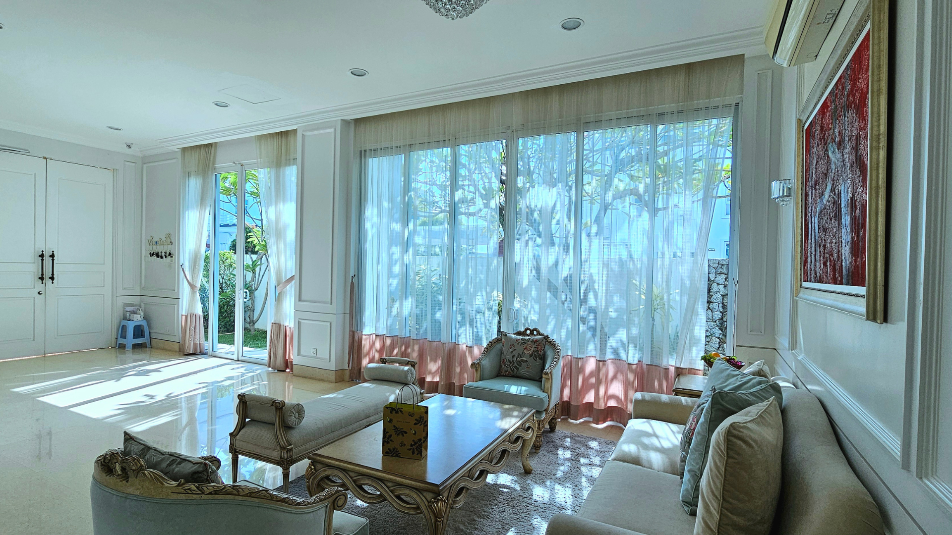 Curtain 7